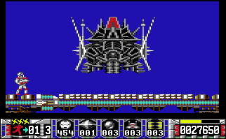 Level 1-3: Das Mega-Raumschiff bombardiert einen mit sichelförmigen Bomben.